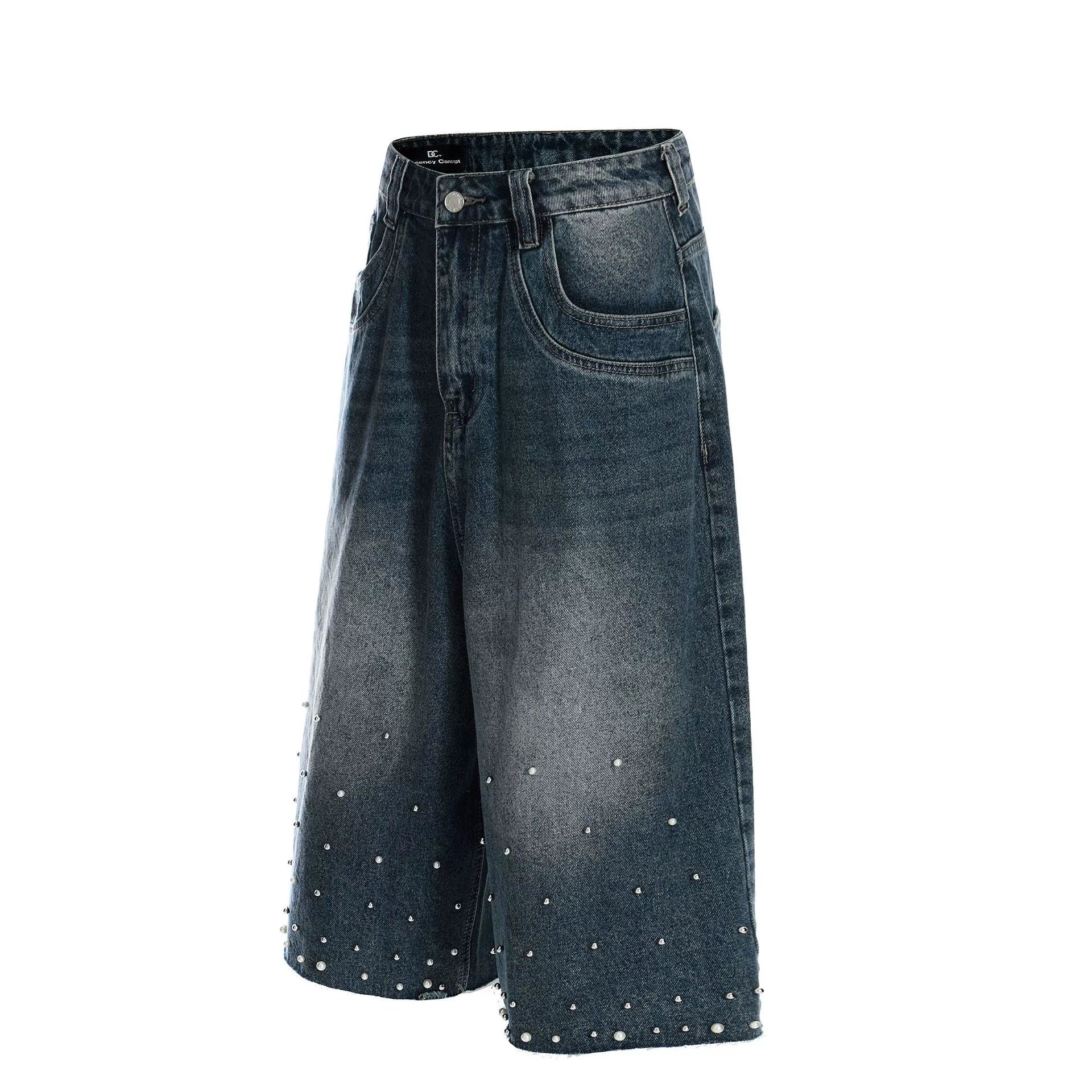 Fashion sports loose shorts